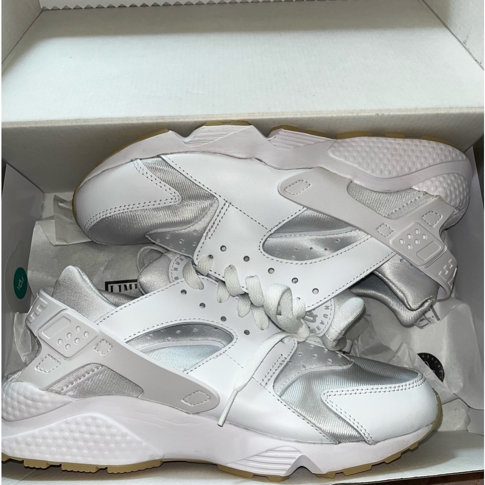 White huaraches